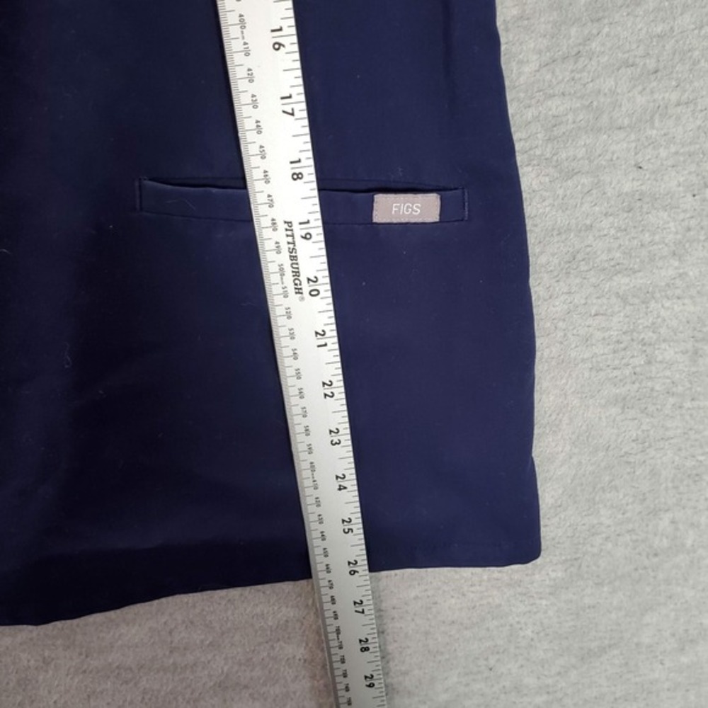 FIGS Women Scrub Top Small Blue V Neck Logo Technical Collection Pockets - Picture 3 of 9